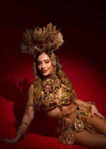Bruna Griphao sai da pista de dança e se renova como Musa do Salgueiro para 2026