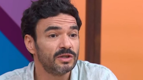 Caio Blat revela dificuldades com os filhos no Sem Censura