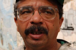Morre Carlos Adão, o artista que pintou seu nome em TODOS os muros de SP!