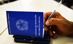 Desemprego Despenca para 5,3% e Bate Recorde em Julho Desde 2012