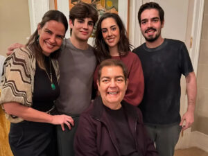 Esposa de Faustão fala sobre estado de saúde do apresentador após transplantes