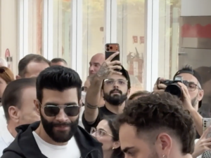 Gusttavo Lima se emociona ao visitar crianças no Hospital de Amor em Barretos