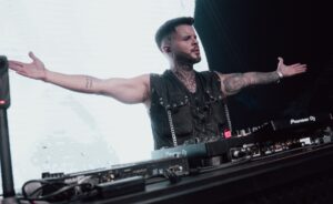 Hitmaker estreia show solo no Rock in Rio e realiza sonho que começou economizando dinheiro do lanche