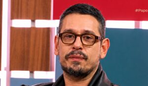 João Vicente de Castro quebra ao vivo após perder amiga famosa