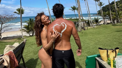 Juliana Paes Curte Clima de Romance na Bahia com Marido
