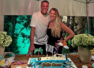 Julio César comemora aniversário ao lado de Susana Werner