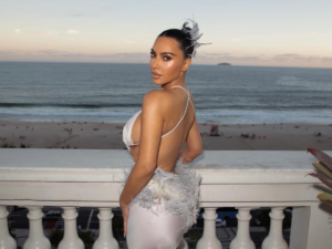 Mansão de Kim Kardashian é assaltada em Los Angeles e suspeito é preso
