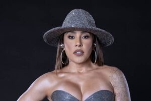 Lauana Prado mostra o rostinho do filho Dom pela primeira vez e se declara