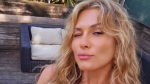 Lívia Andrade resgata vídeo antigo e mostra seus movimentos de dança