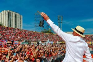 Lula realiza sessão de radioterapia antes de comício em São Paulo