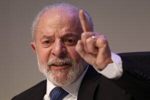 Lula Dispara contra Trump e Vira Motivacional: ‘Vamo Acabar com a Arrogância Dele’!