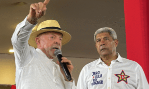 Lula recebe ordem para retirar vídeos de campanha antecipada