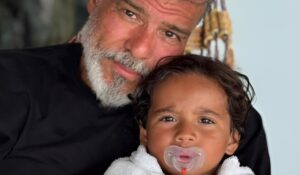 Neto de Maurício Mattar passa por cirurgia aos 3 anos
