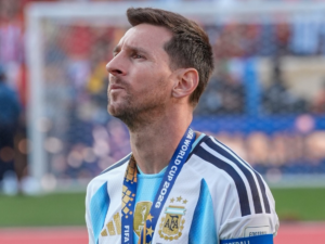 Messi se envolve em confusão e recebe multa da MLS após dar tapa em adversário
