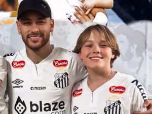 Amanda Kimberlly parabeniza Davi Lucca, filho de Neymar, no aniversário de 15 anos