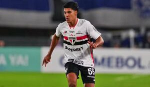 Nicolas, jogador do São Paulo, é preso após atropelar e matar idoso