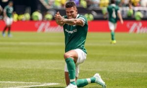 Paulinho sofre MAIS UMA lesão no Palmeiras e deve ficar afastado por um mês