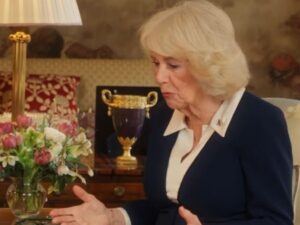 Rainha Camilla revela angústia ao esconder câncer do Rei Charles III