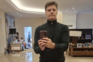 Renato Scarpin se surpreende com repercussão após desabafo sobre peça com poucos espectadores