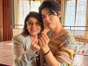 Roberta Miranda se encontra com astro do K-Pop e aproveita para reforçar seu amor ao gênero
