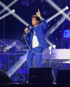 Roberto Carlos adia show no Rio com fãs já na porta e ingressos esgotados!