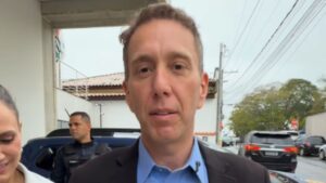 Prefeito ‘tiktoker’ expulso dos Republicanos por apoiar rival: drama de infidelidade partidária!