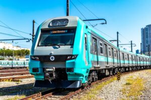 Trem da Linha 8-Diamante é Evacuado: Passageiros Relatam Fumaça e Cheiro de Queimado