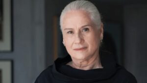 Vera Holtz faz 73 anos e revela como anda longe dos holofotes