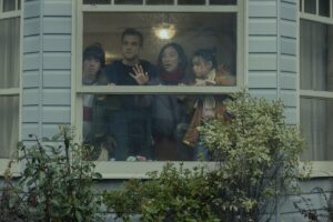 Wagner Moura estreia em A Última Casa na Netflix com técnicas reais de sobrevivência!