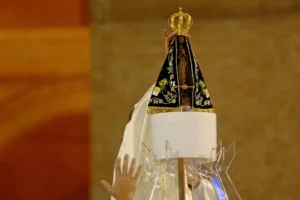 Nossa Senhora Aparecida gera polêmica política monumental com quase 1 milhão de posts nas redes