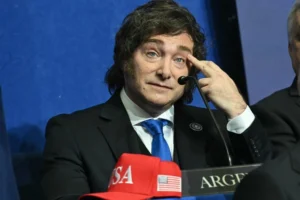 Argentina sob Milei fecha 31 mil empresas e anuncia perda de 245 mil empregos formais
