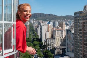 Áurea Carolina defende democracia de oportunidades e bem viver