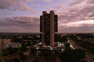 Banco Central corta Selic para 13,75% ao ano em novo ajuste de juros