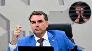 Financial Times publica reportagem de capa criticando clã Bolsonaro como ‘radical e disfuncional’