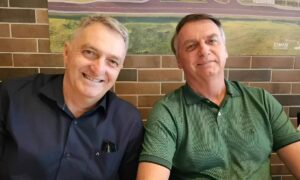 Bolsonaro pode ganhar espaço em eventual governo de Flávio