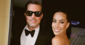 Brad Pitt e Inês de Ramón fazem rara aparição pública juntos