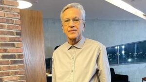 Caetano Veloso vence na Justiça e recebe indenização de afiliada do SBT