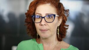 Carla Zambelli pede habeas corpus preventivo ao STF para retornar ao Brasil