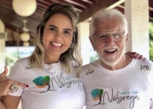 Carlos Alberto de Nóbrega abraça campanha de doação ao lado da esposa Renata
