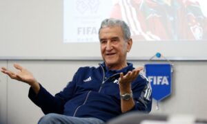Carlos Alberto Parreira recebe alta após três meses internado