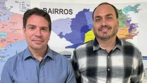 Carlos Bolsonaro gasta R$ 713 mil em campanha com gráfica ligada a Ramagem