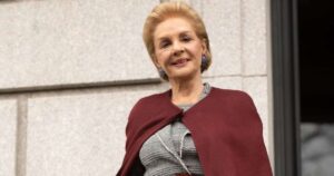 Carolina Herrera aos 87 anos e com salto alto em desfile: ‘Vou malhar e fazer pilates a vida toda’