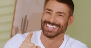 Cauã Reymond vive romance secreto com influenciadora 23 anos mais jovem