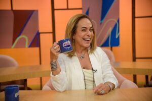 Cissa Guimarães volta ao ‘Sem Censura’ recebendo Marjorie Estiano em entrevista