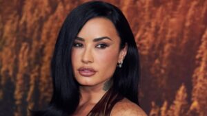 Demi Lovato causa comoção na web e fãs trazem meme icônico à tona!
