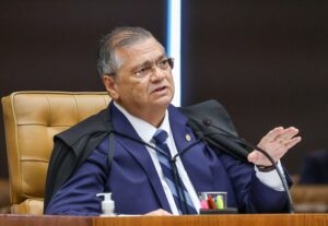 Flávio Dino derruba censura de Mendonça e reafirma liberdade de expressão na campanha