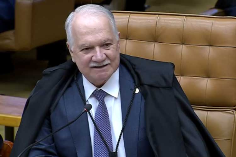 Luiz Edson Fachin Concede Folga Extraordinária aos Ministros em Meio à Crise