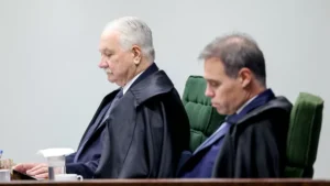 Fachin vota para manter separados os julgamentos de Moraes e Mendonça no STF