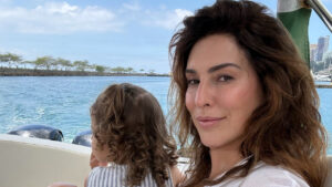 Fernanda Paes Leme viaja com filha para Salvador e faz declaração emocionante