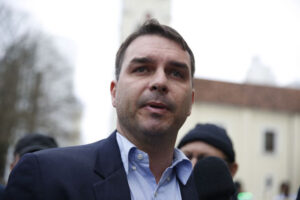 STF investiga uso de imóvel por Flávio Bolsonaro durante campanha em São Paulo